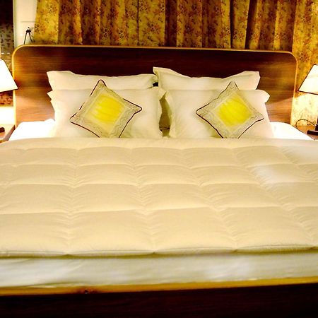 Ikraam Inn Bed & Breakfast ศรีนาการ์ ภายนอก รูปภาพ