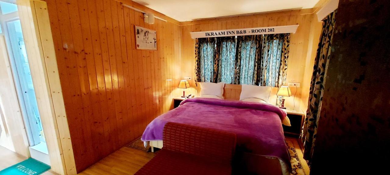 Ikraam Inn Bed & Breakfast ศรีนาการ์ ภายนอก รูปภาพ