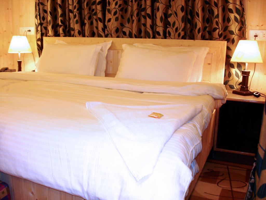 Ikraam Inn Bed & Breakfast ศรีนาการ์ ห้อง รูปภาพ
