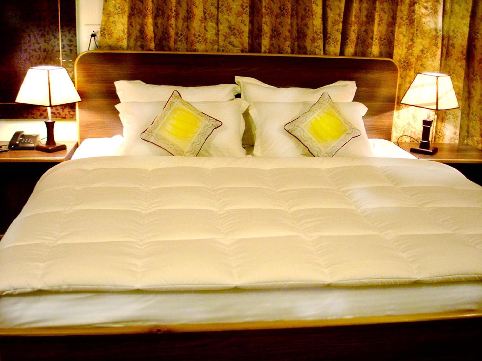 Ikraam Inn Bed & Breakfast ศรีนาการ์ ภายนอก รูปภาพ