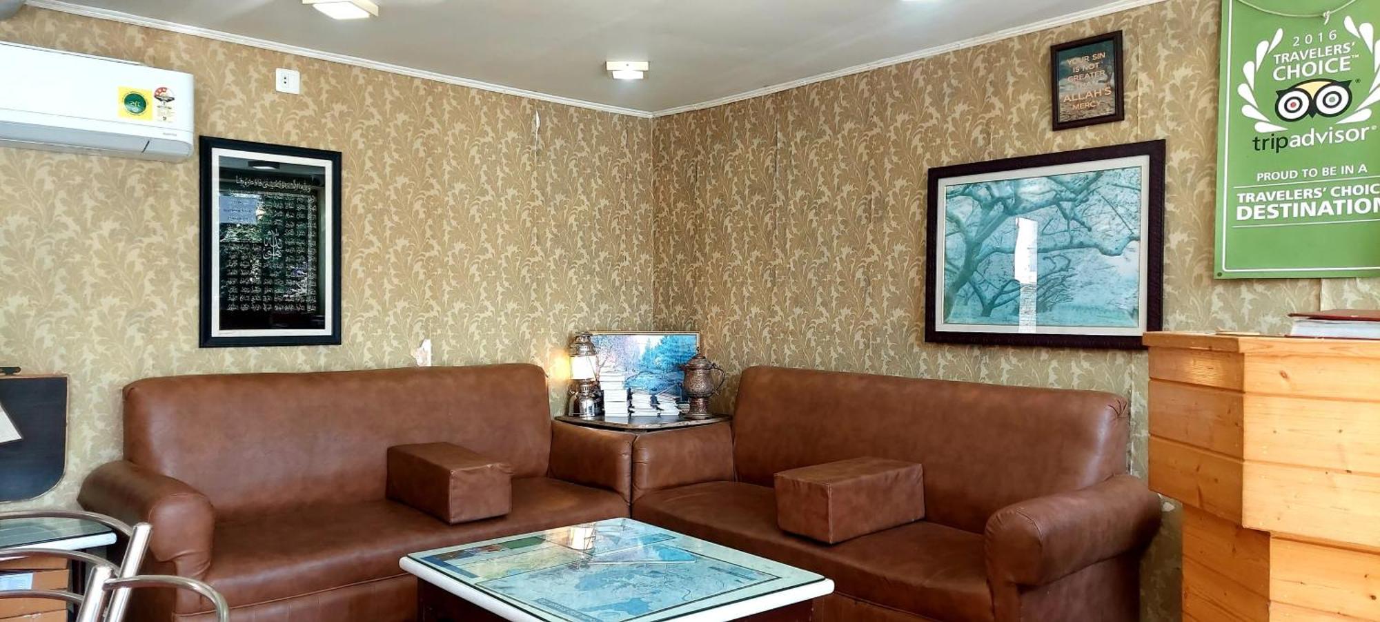Ikraam Inn Bed & Breakfast ศรีนาการ์ ภายนอก รูปภาพ