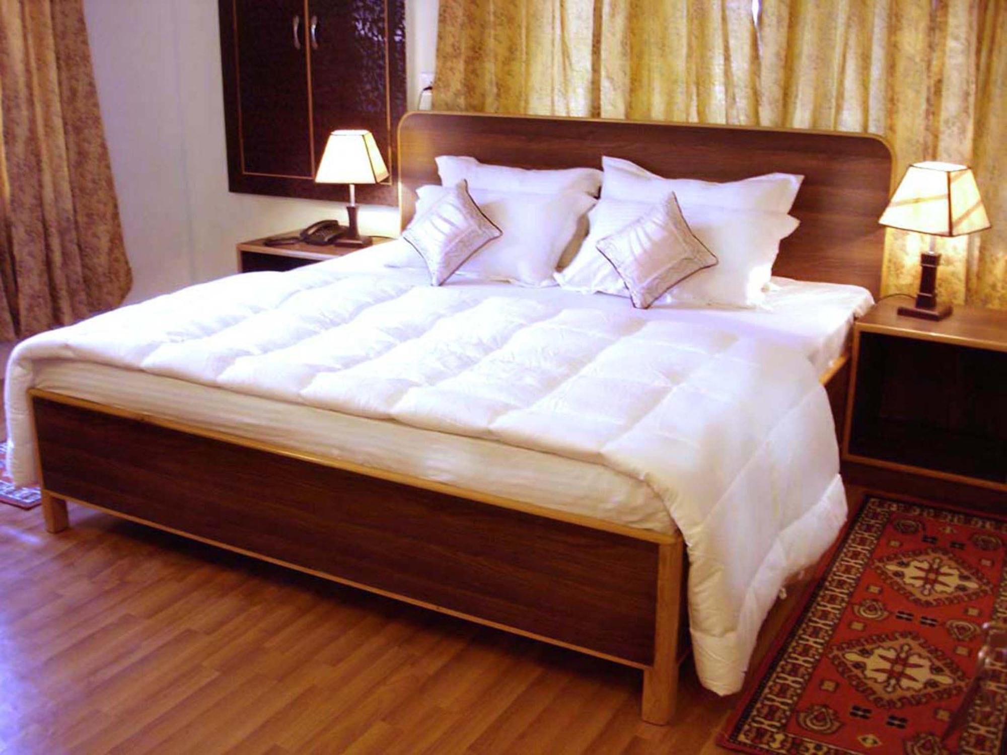 Ikraam Inn Bed & Breakfast ศรีนาการ์ ภายนอก รูปภาพ