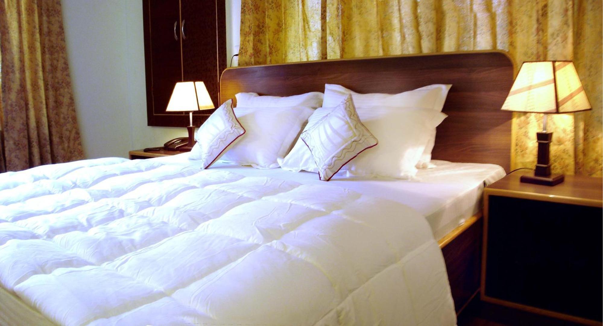 Ikraam Inn Bed & Breakfast ศรีนาการ์ ภายนอก รูปภาพ