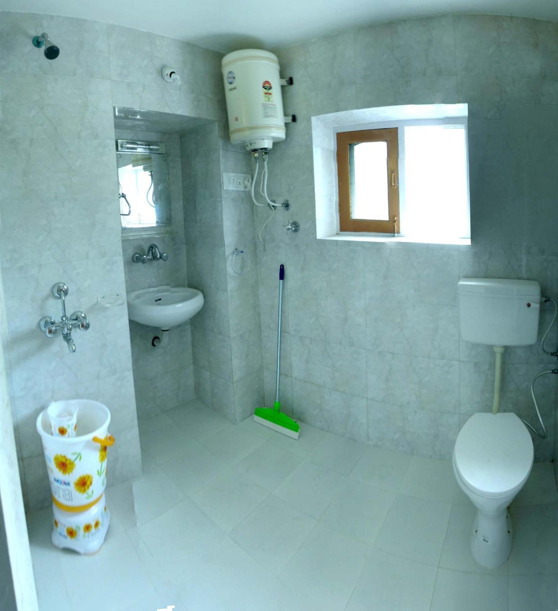 Ikraam Inn Bed & Breakfast ศรีนาการ์ ภายนอก รูปภาพ