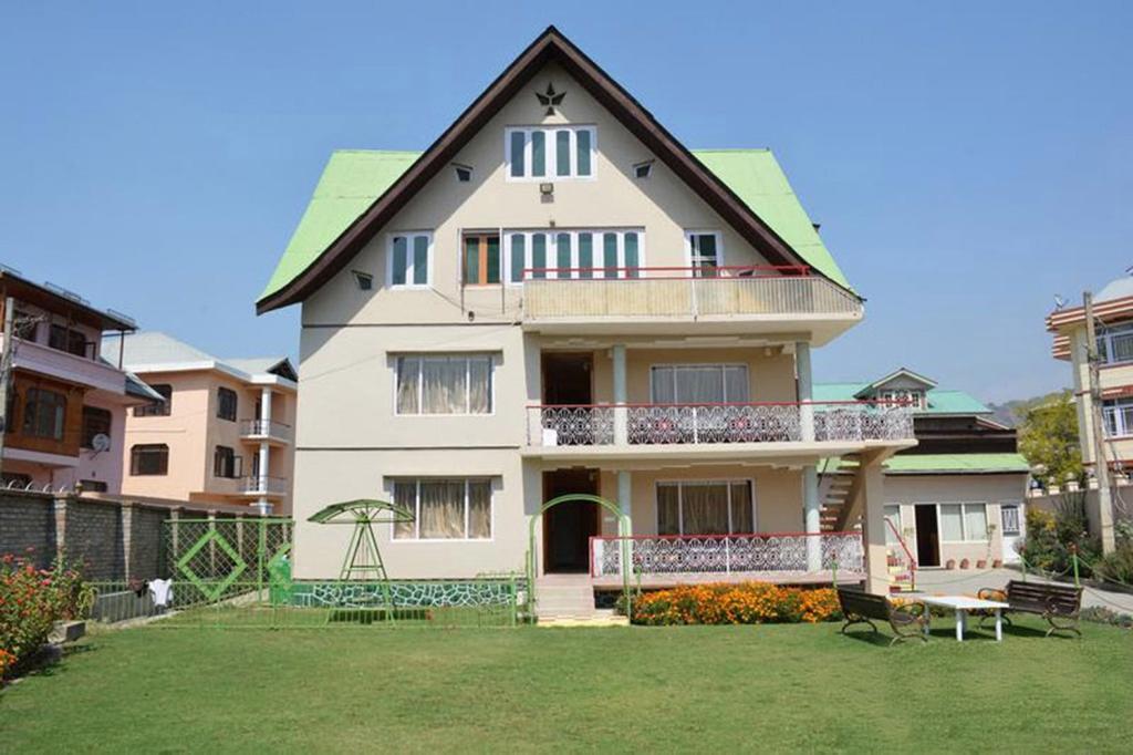 Ikraam Inn Bed & Breakfast ศรีนาการ์ ภายนอก รูปภาพ